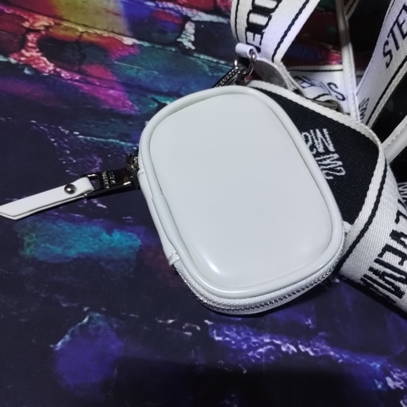 Steve Madden Black BWEBBER TIKTOK Popular Crossbody Bag w/ Air Pod Case $78 - Picture 10 of 16